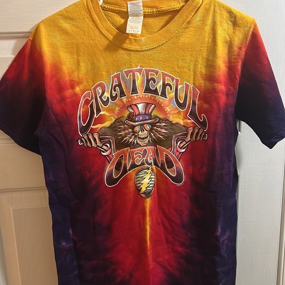 Super clean super amazing size small Grateful Dead T-shirt short sleeve